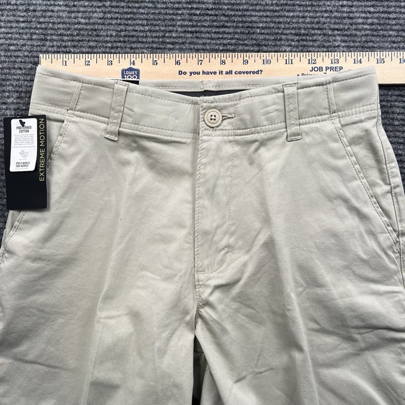 Lee Extreme Motion Mens Shorts Size 29 Ivory Performance Stretch NWT $39.99 - Picture 3 of 4
